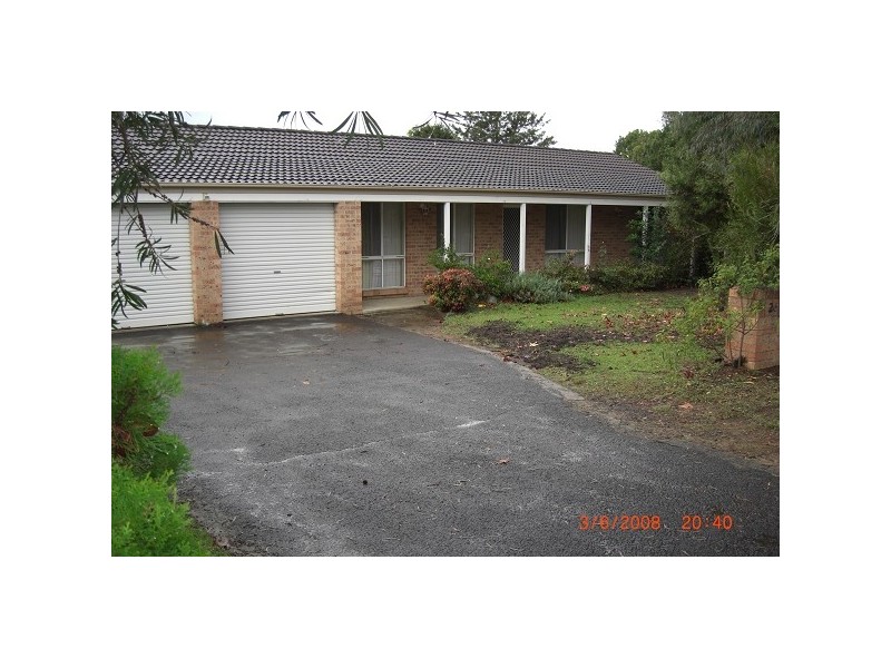 26 Lyndhurst Drive, Bomaderry NSW 2541