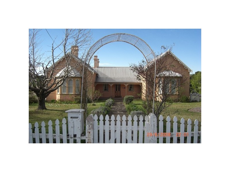 110 Berry Street, Nowra NSW 2541