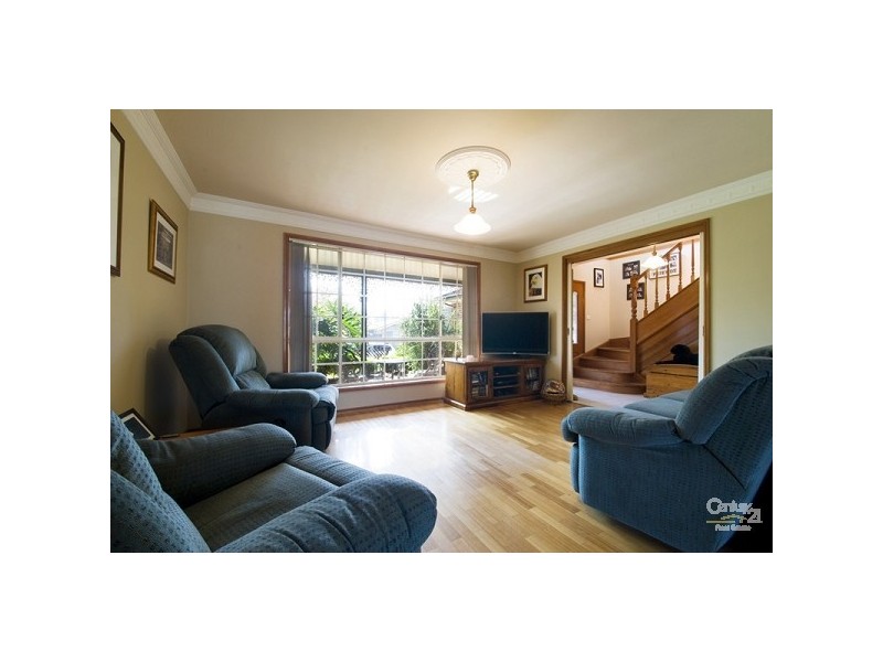 17 Winnifred Road, Mcgraths Hill NSW 2756