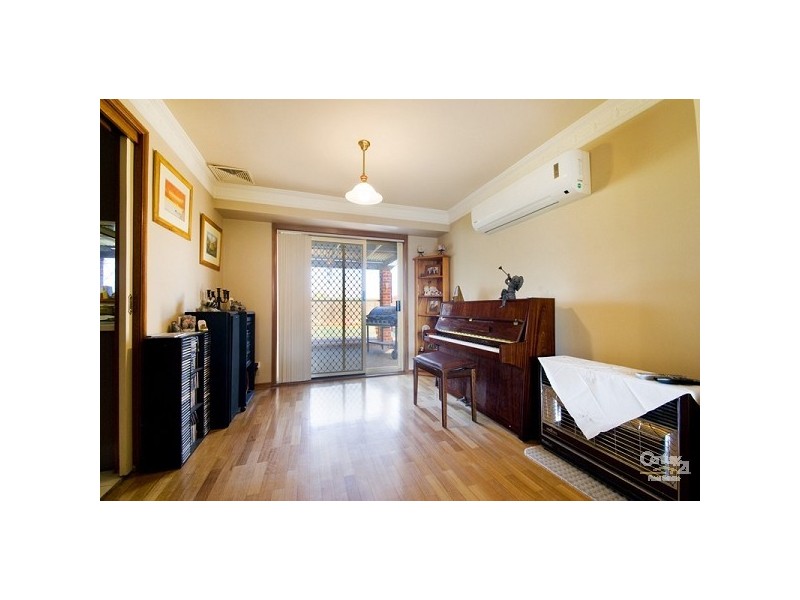 17 Winnifred Road, Mcgraths Hill NSW 2756