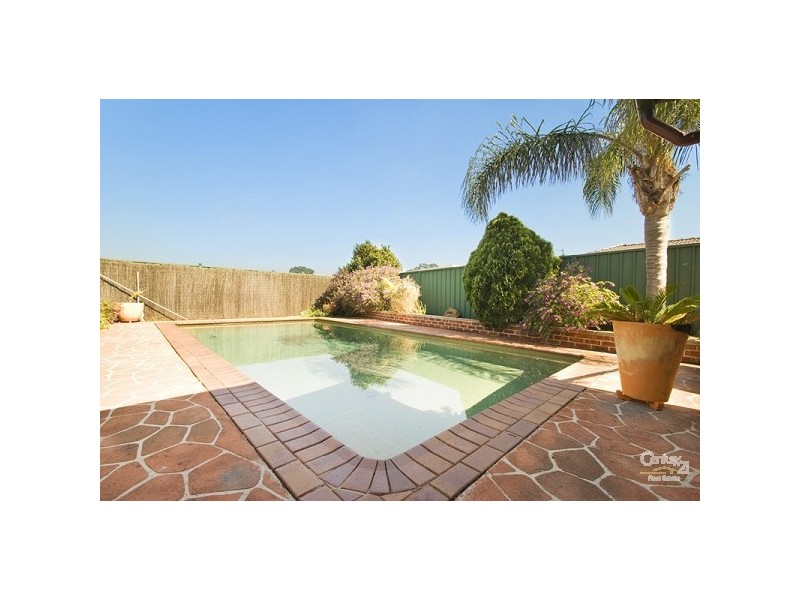 17 Winnifred Road, Mcgraths Hill NSW 2756