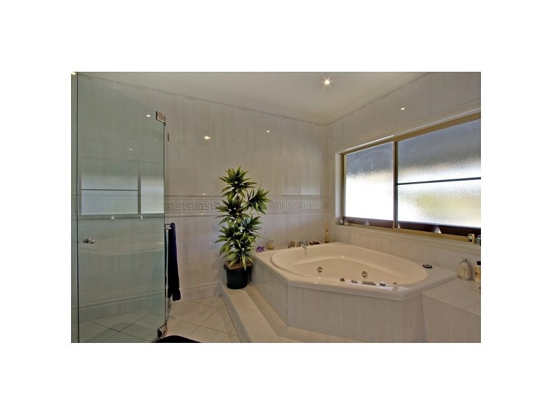 18 Holmes Drive, Lower Portland NSW 2756