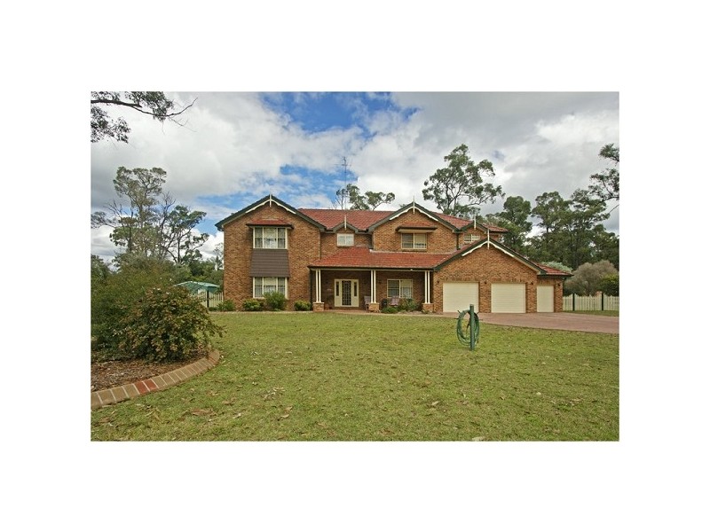 8 Willeroo Drive, Windsor Downs NSW 2756