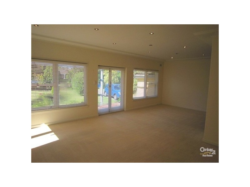 9 Garrick Road, St Ives NSW 2075