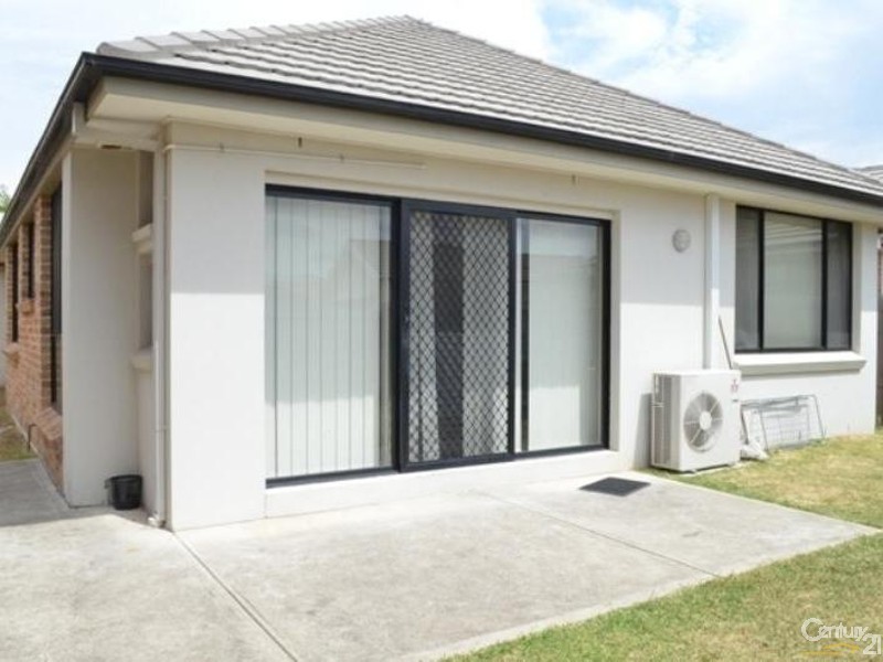 8 Seaton Street, Stanhope Gardens NSW 2768