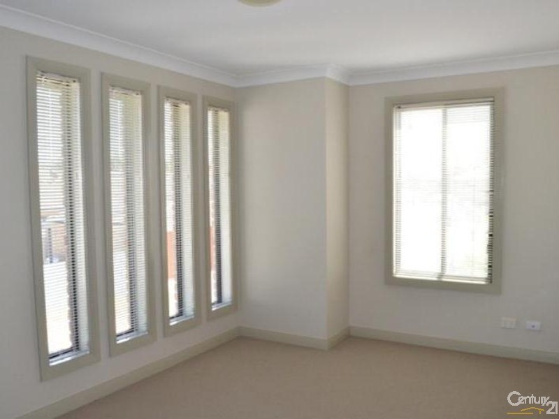 8 Seaton Street, Stanhope Gardens NSW 2768