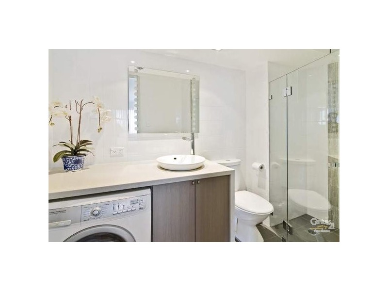 51/90 Blue Point Road, Mcmahons Point NSW 2060