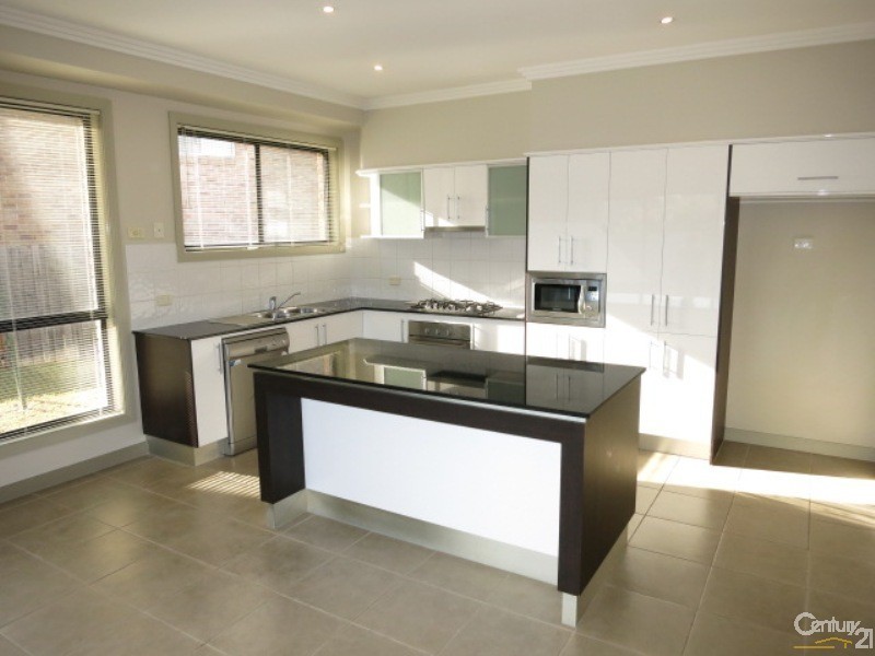 8 Seaton Street, Stanhope Gardens NSW 2768