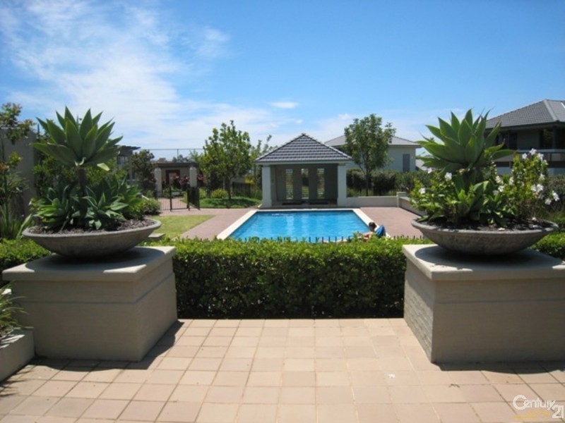 8A Seaton Street, Stanhope Gardens NSW 2768