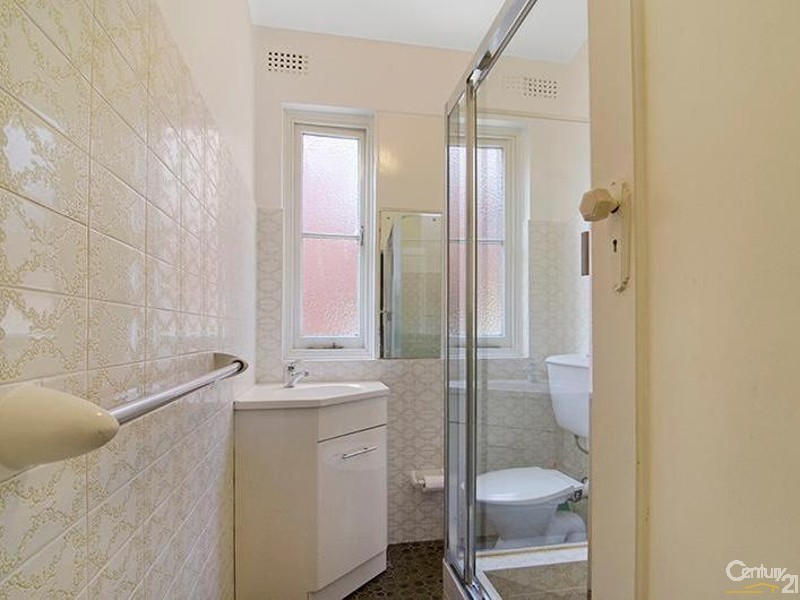 2/6 Mcdougall Street, Kirribilli NSW 2061