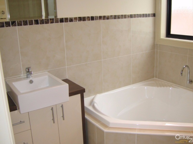 61 Bonaccordo Road, Quakers Hill NSW 2763