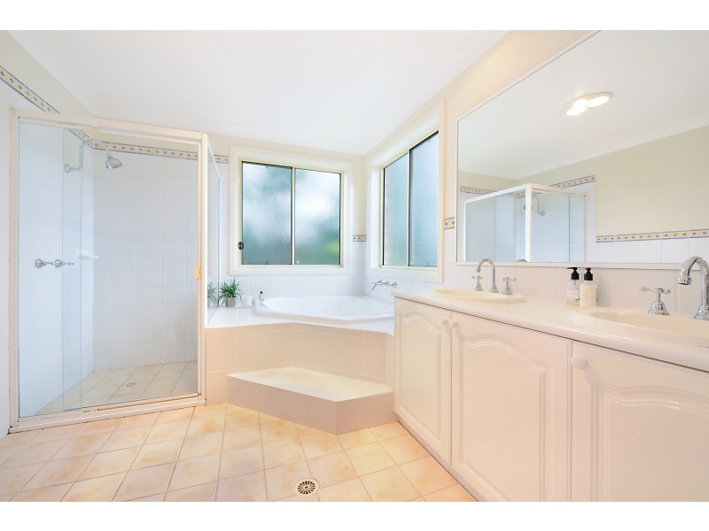 2 Parkland Way, Warriewood NSW 2102