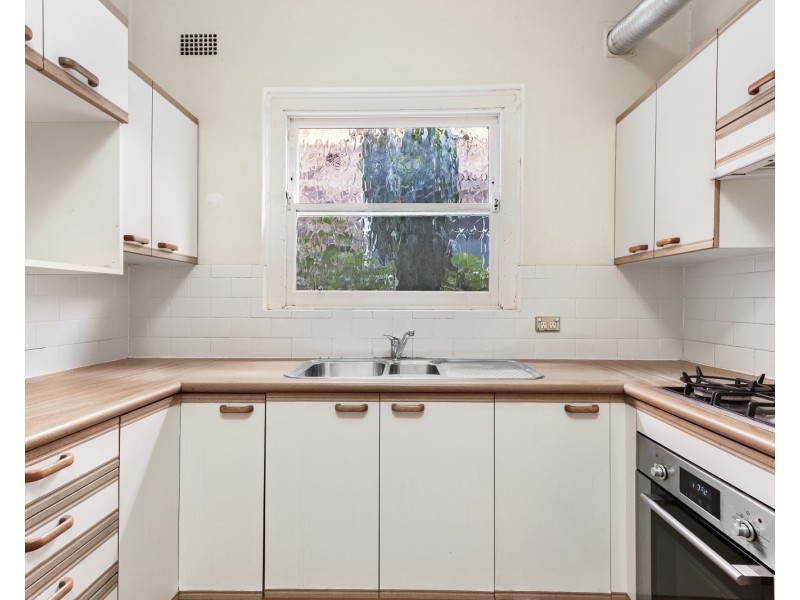 2/4 Bradly Avenue, Kirribilli NSW 2061