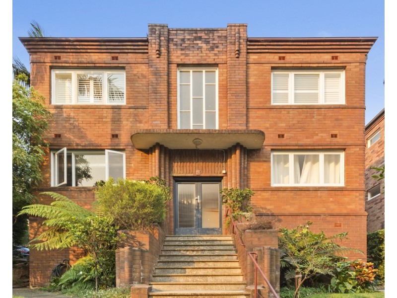 2/4 Bradly Avenue, Kirribilli NSW 2061