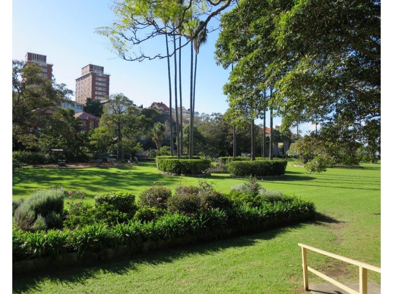 2/4 Bradly Avenue, Kirribilli NSW 2061