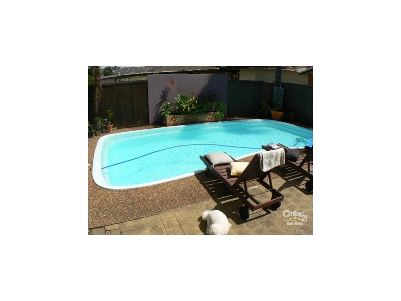 19 Hume Blvd, Killarney Vale NSW 2261