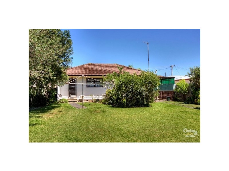 11 Clare Crescent, Berkeley Vale NSW 2261