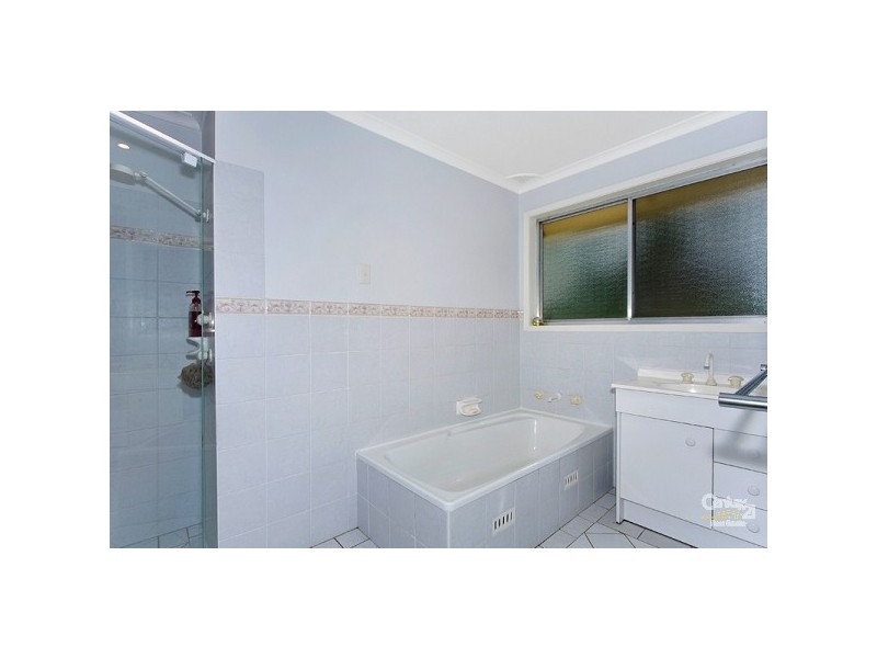 1 Marlowe Road, Bateau Bay NSW 2261