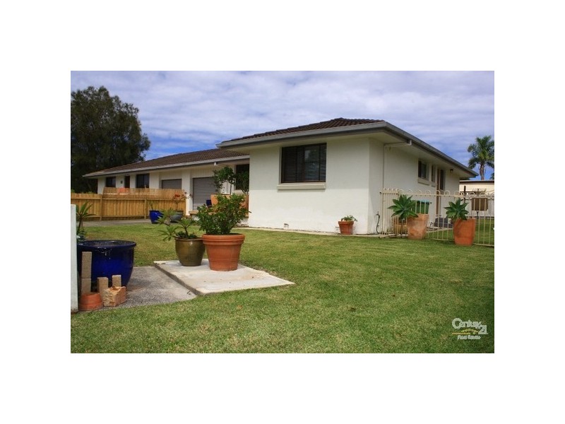 1/1 Papala Avenue, Bateau Bay NSW 2261