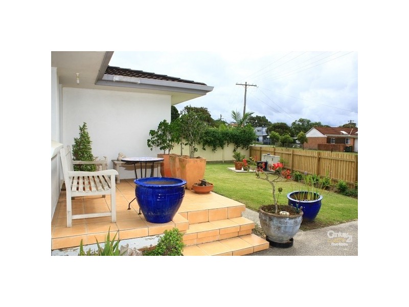 1/1 Papala Avenue, Bateau Bay NSW 2261