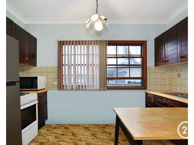 74 Bay Road, Blue Bay NSW 2261