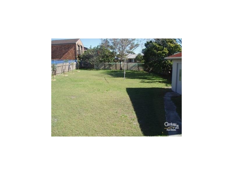 13 Gosford Ave, The Entrance NSW 2261