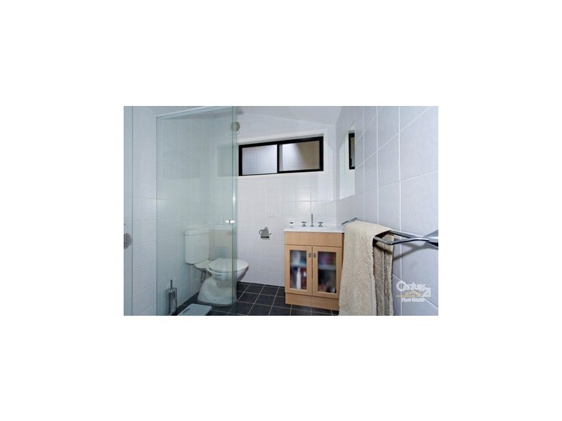 1 MARLOWE RD, Bateau Bay NSW 2261