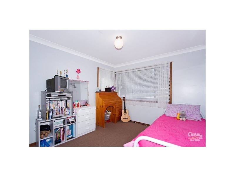 89 Brooke Ave, Killarney Vale NSW 2261
