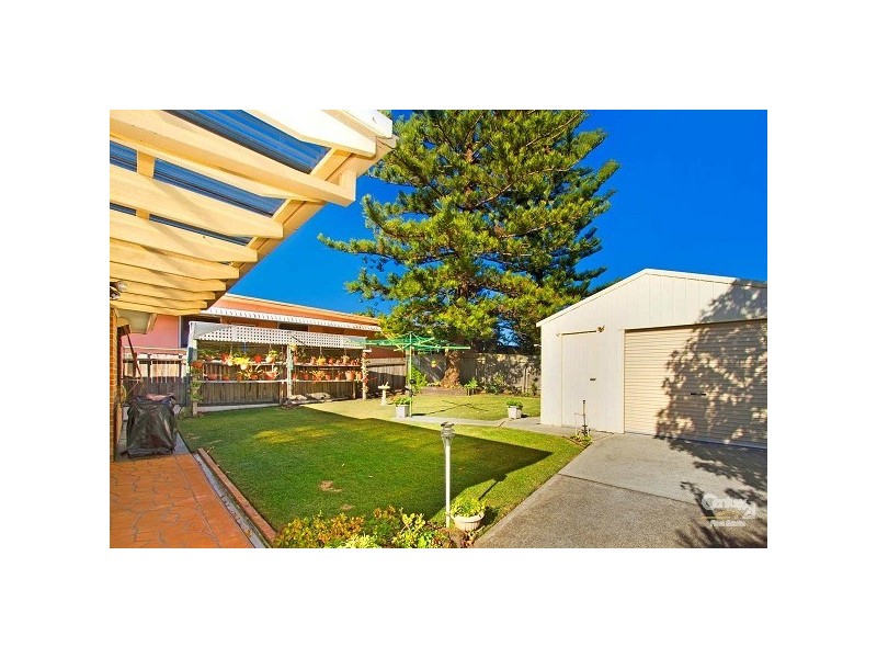 17 Warrigal Street, The Entrance NSW 2261