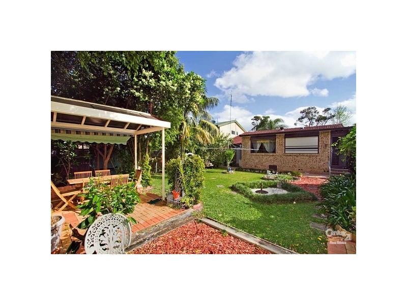 111 Kerry Crescent, Berkeley Vale NSW 2261