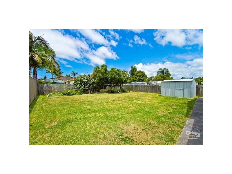 15 Elewa Avenue, Bateau Bay NSW 2261