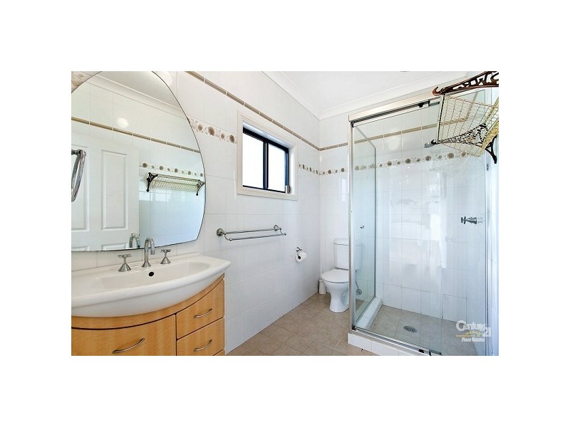 10 McLean Street, Killarney Vale NSW 2261