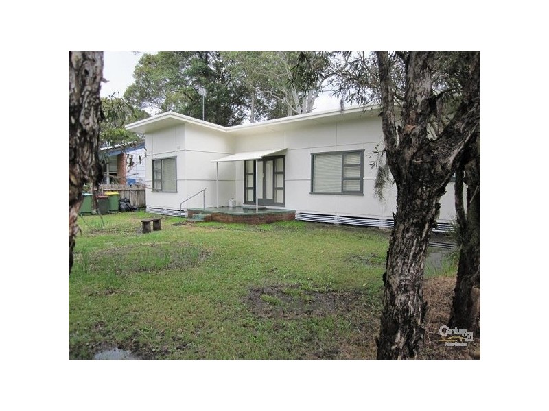 240 Lakedge Avenue, Berkeley Vale NSW 2261