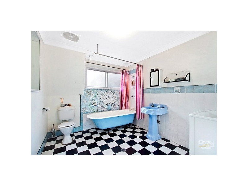 23 Hilltop Street, Bateau Bay NSW 2261