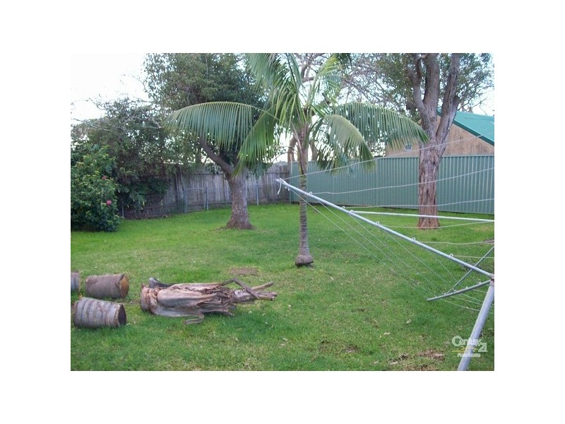 951 THE ENTRANCE RD, Forresters Beach NSW 2260