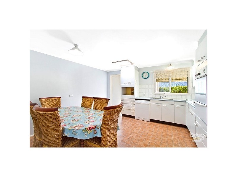 84 Oaks Ave, Long Jetty NSW 2261