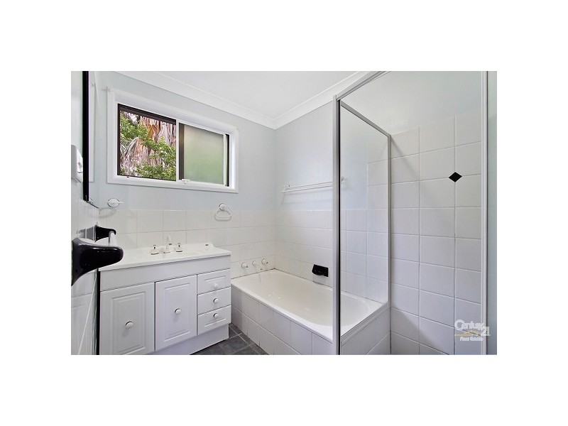 104 Lakedge Avenue, Berkeley Vale NSW 2261