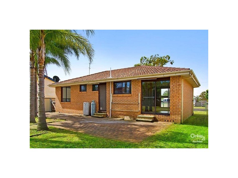10 Koorana Avenue, Gorokan NSW 2263