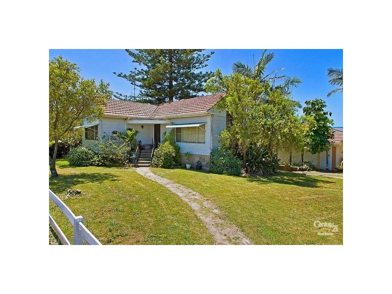 32 Bay Road, The Entrance NSW 2261