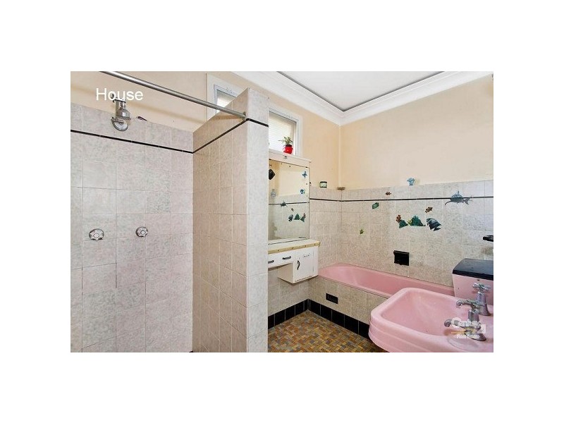 32 Bay Road, The Entrance NSW 2261