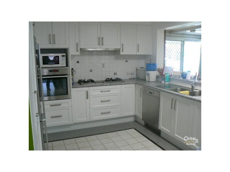 3 George Hely Cres, Killarney Vale NSW 2261