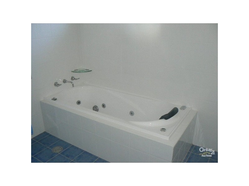 3 George Hely Cres, Killarney Vale NSW 2261