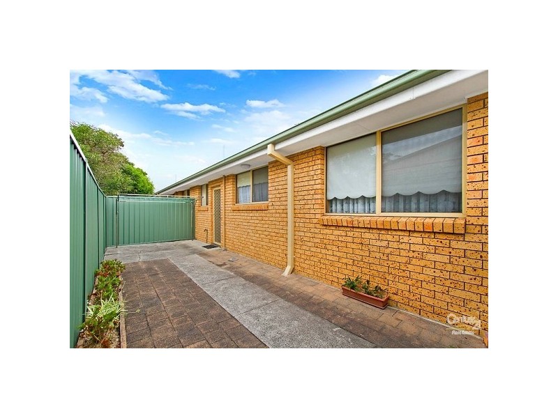 2/4 Bay Road, The Entrance NSW 2261