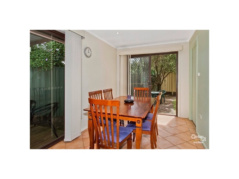 5 Loxley Close, Berkeley Vale NSW 2261