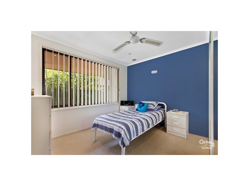 5 Loxley Close, Berkeley Vale NSW 2261