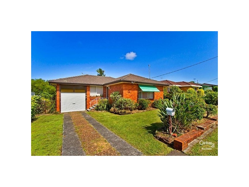 32 Dampier Blvde, Killarney Vale NSW 2261