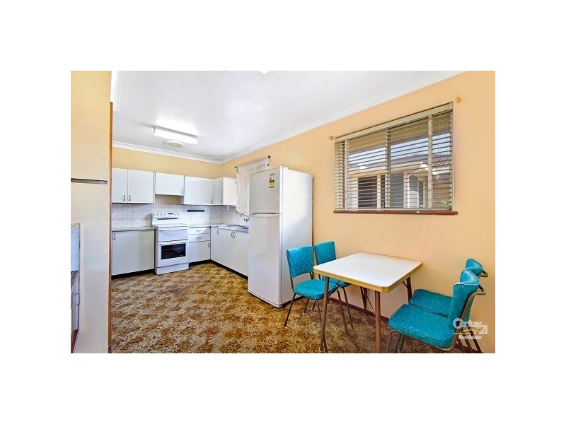 32 Dampier Blvde, Killarney Vale NSW 2261