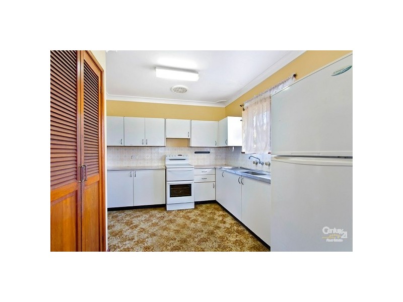 32 Dampier Blvde, Killarney Vale NSW 2261