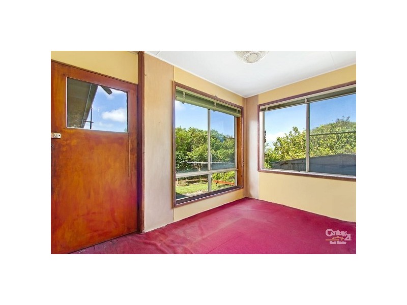 32 Dampier Blvde, Killarney Vale NSW 2261