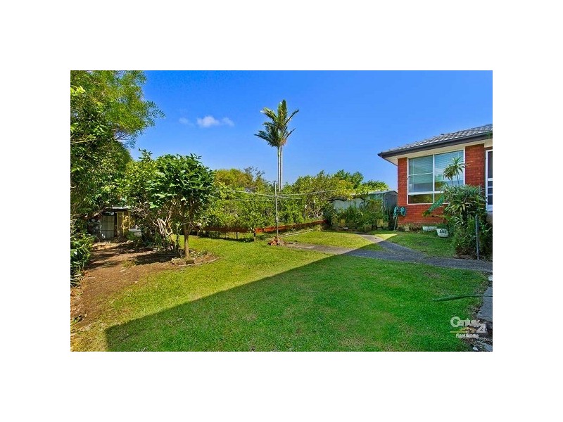 32 Dampier Blvde, Killarney Vale NSW 2261